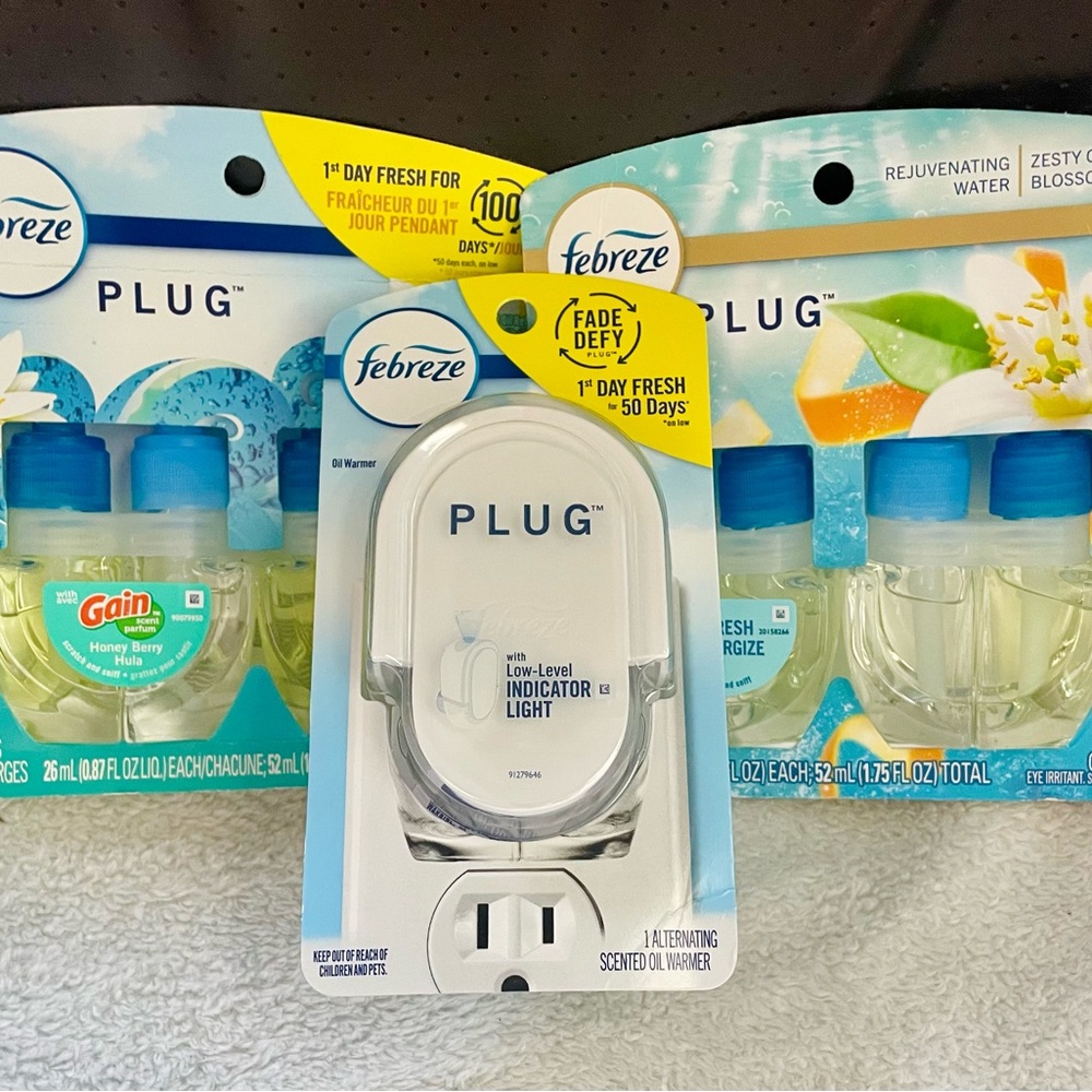 Febreze plug-in w/ 2 refill packs